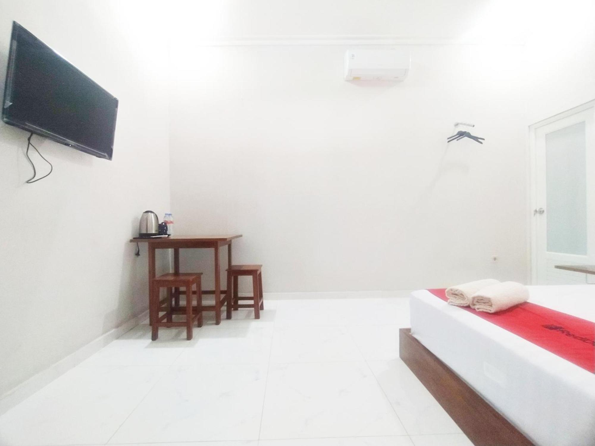 Hotel Reddoorz Syariah Near Stasiun Purwokerto Exterior foto