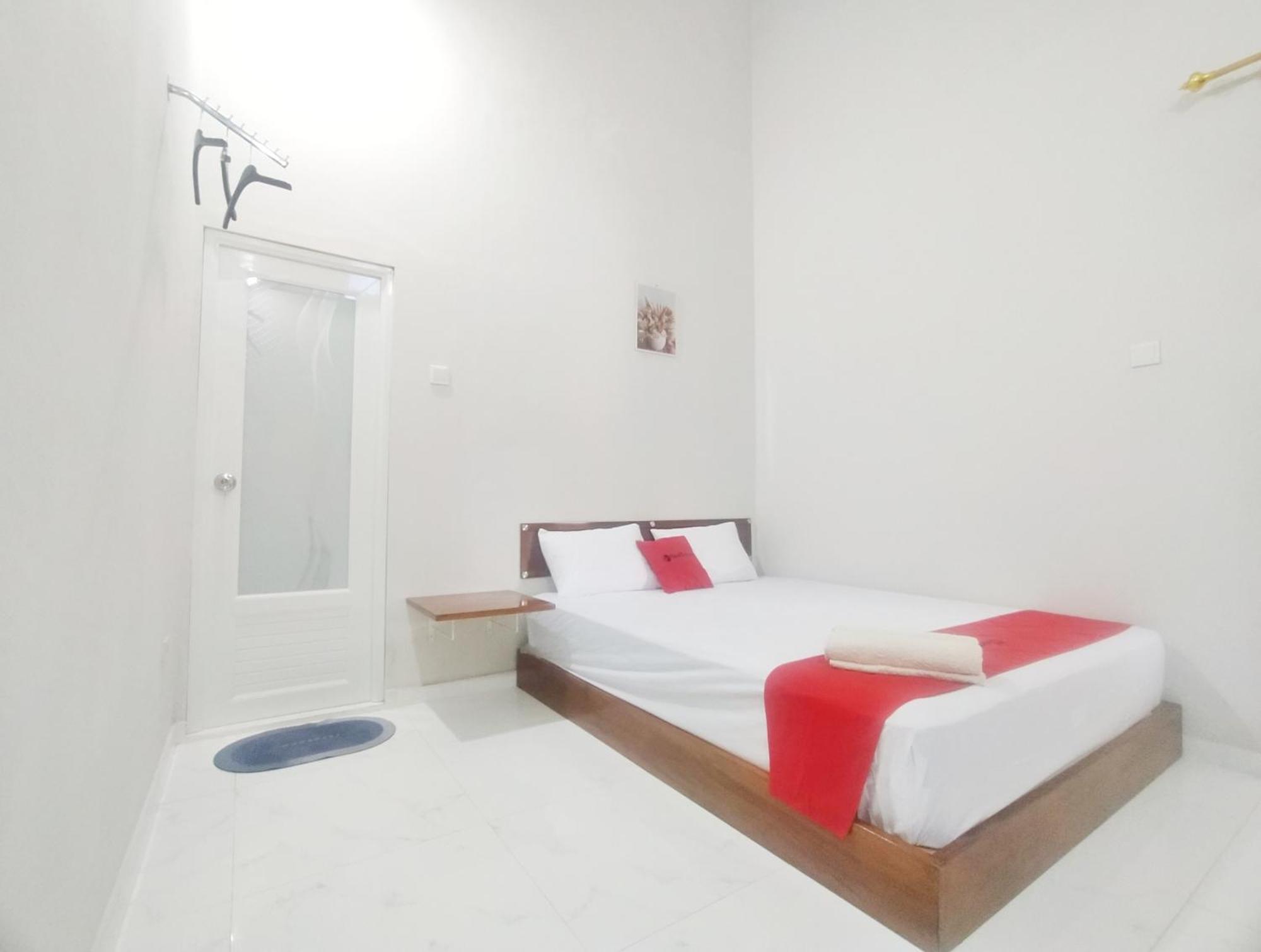 Hotel Reddoorz Syariah Near Stasiun Purwokerto Exterior foto
