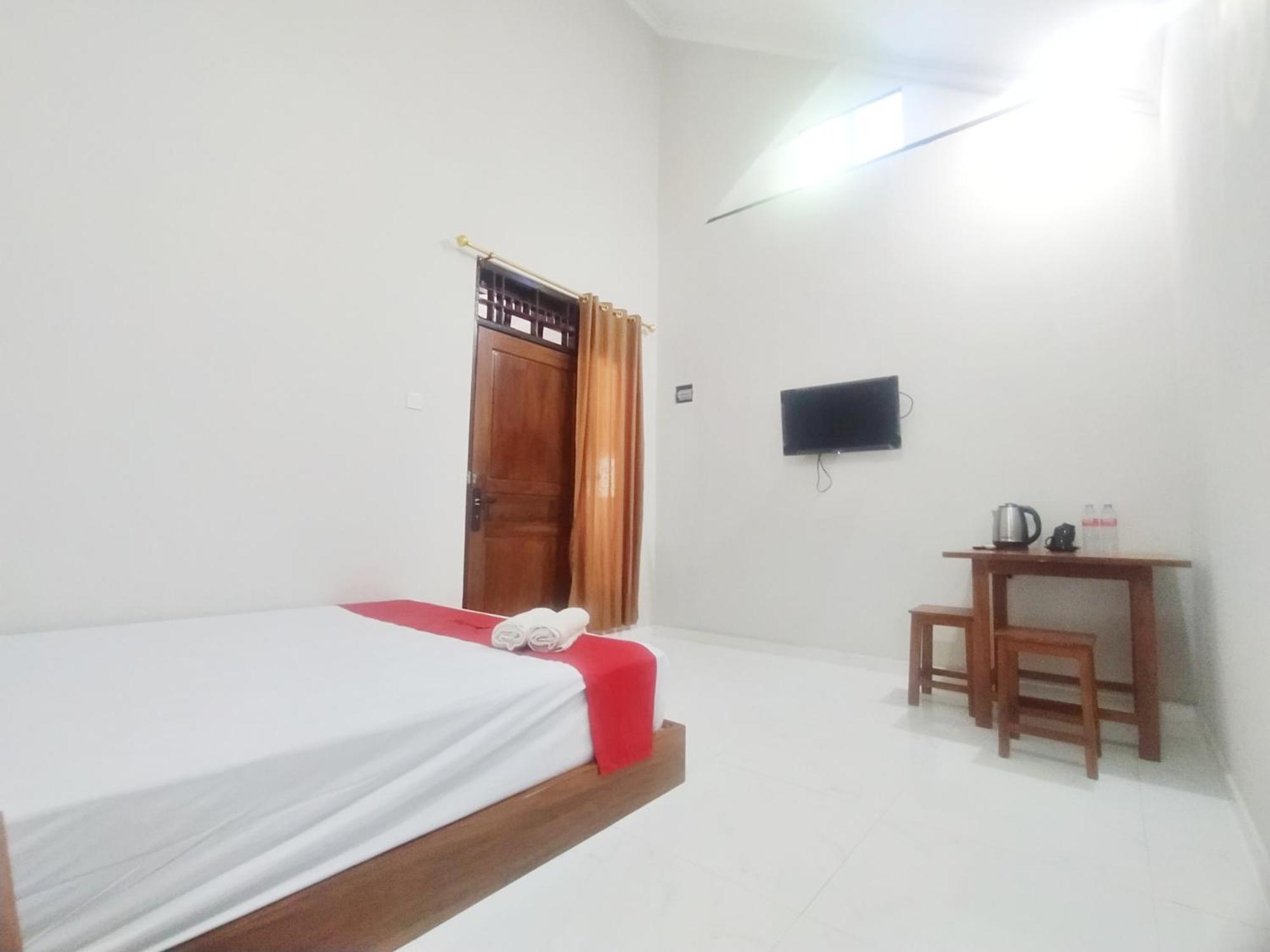 Hotel Reddoorz Syariah Near Stasiun Purwokerto Exterior foto