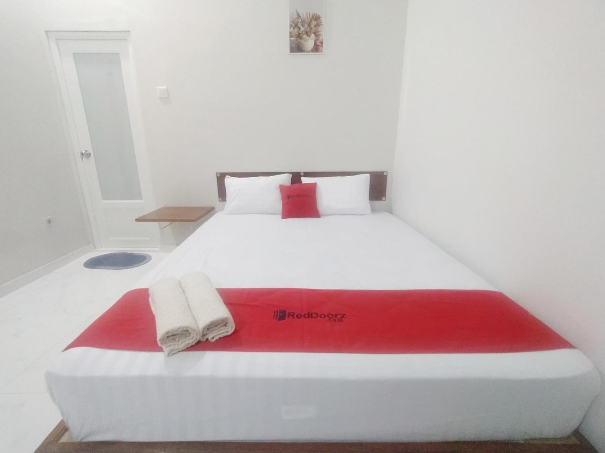 Hotel Reddoorz Syariah Near Stasiun Purwokerto Exterior foto