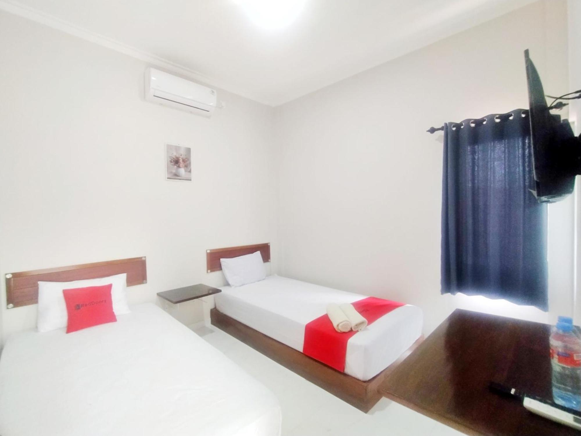 Hotel Reddoorz Syariah Near Stasiun Purwokerto Exterior foto
