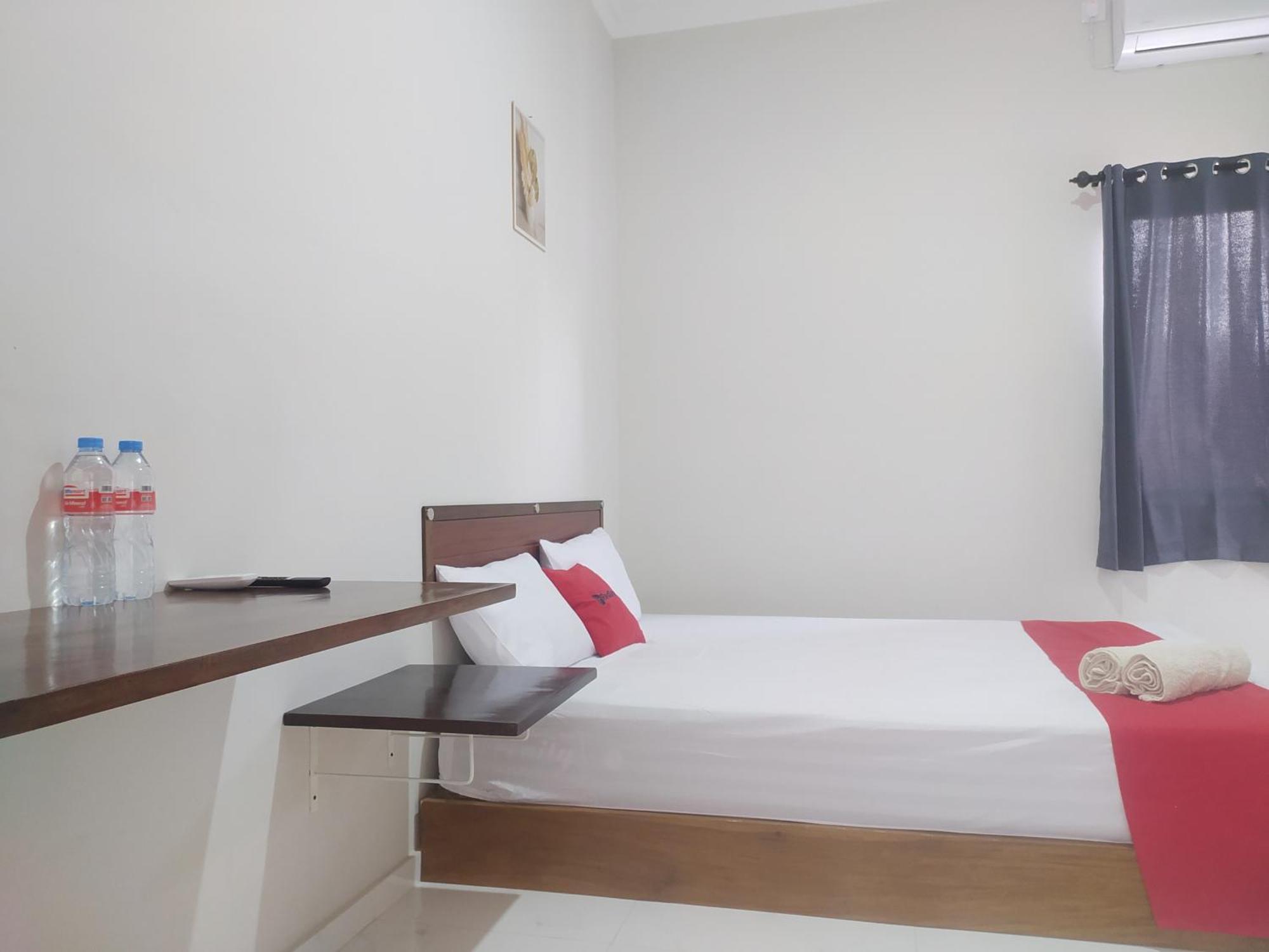 Hotel Reddoorz Syariah Near Stasiun Purwokerto Exterior foto