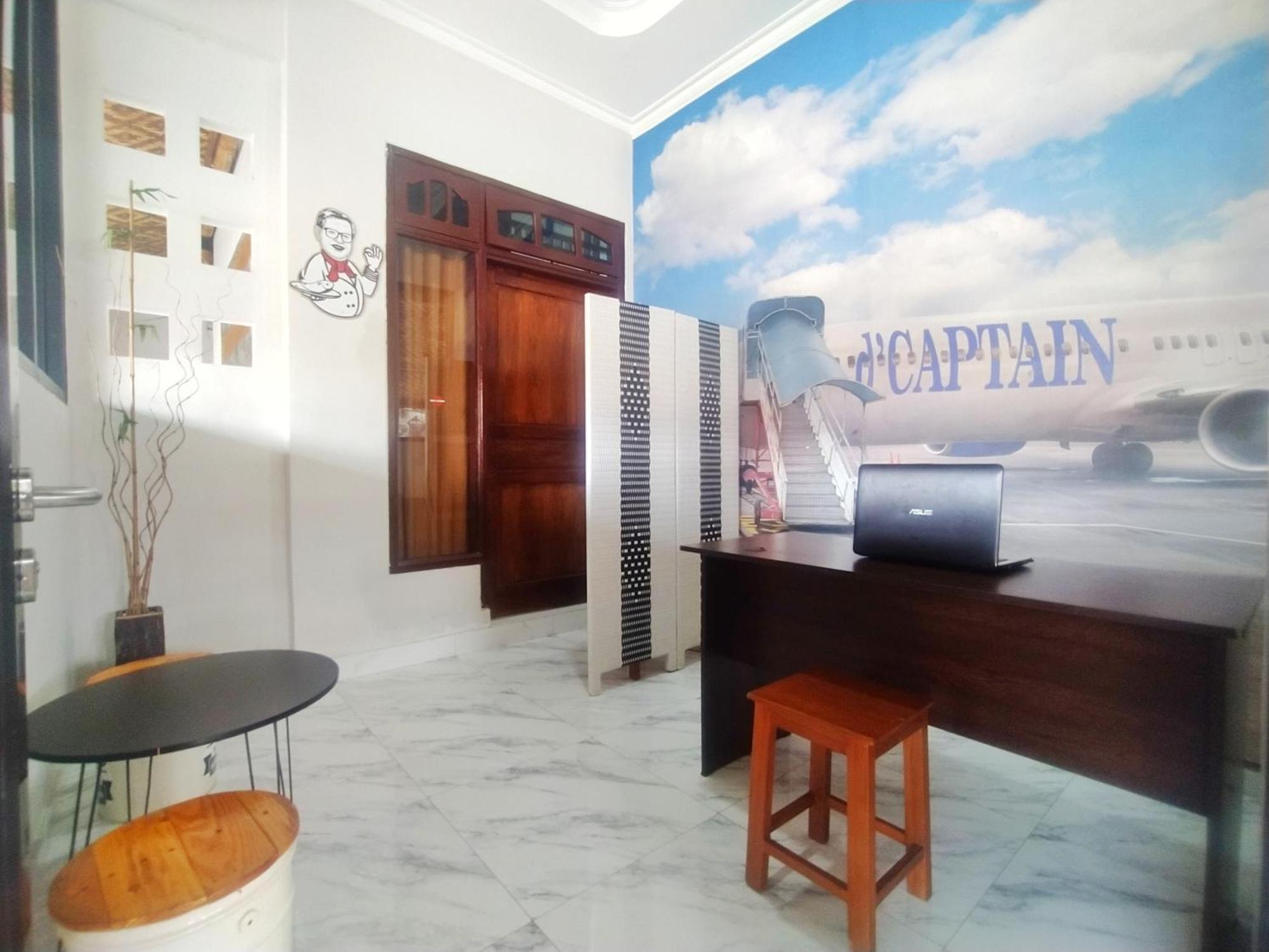 Hotel Reddoorz Syariah Near Stasiun Purwokerto Exterior foto