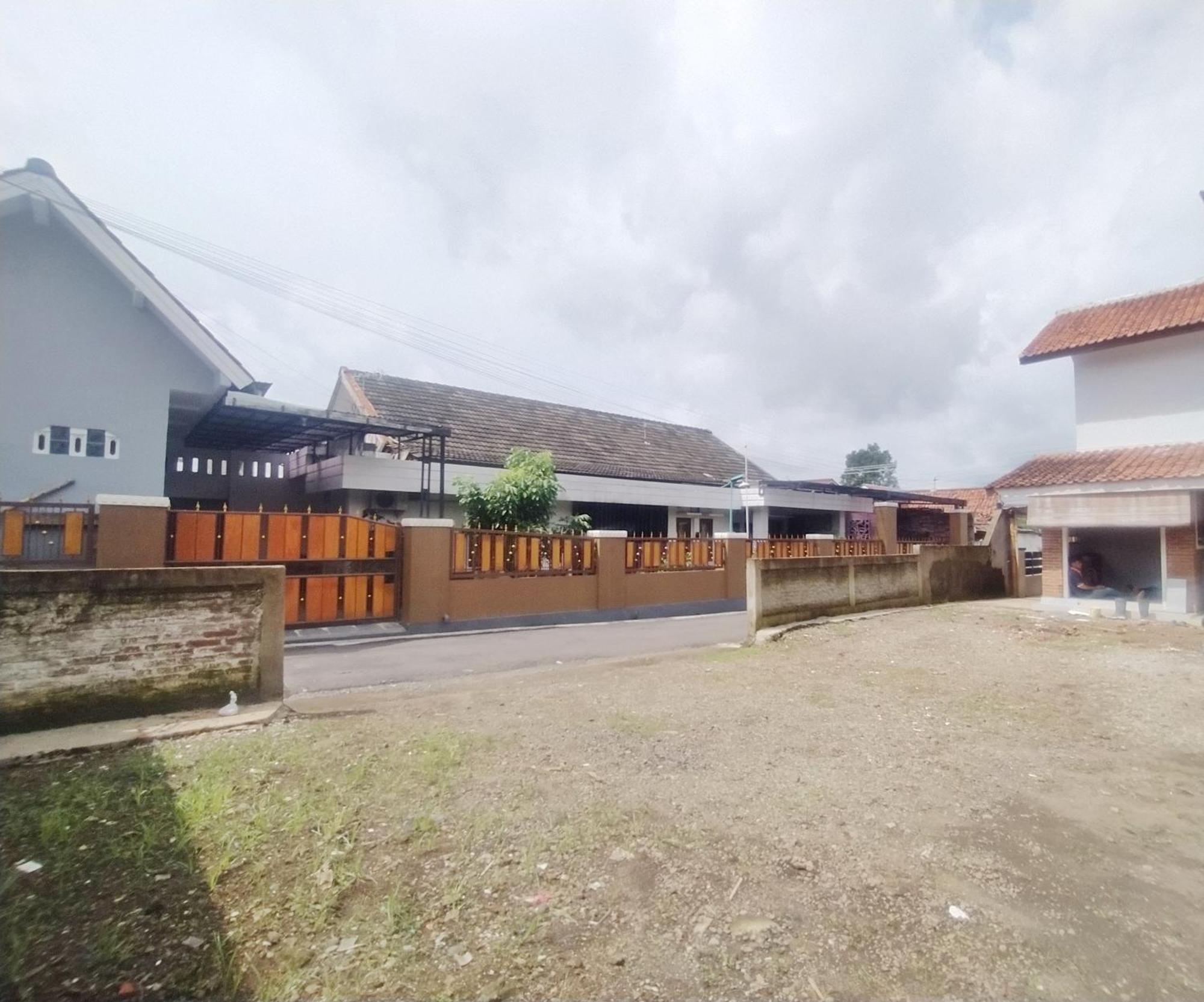 Hotel Reddoorz Syariah Near Stasiun Purwokerto Exterior foto